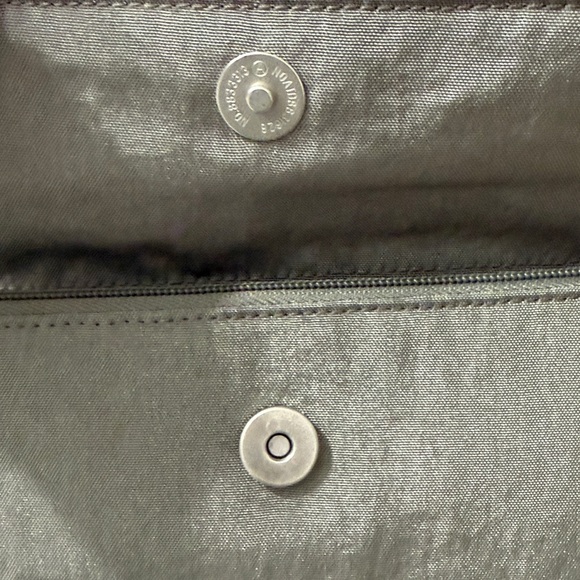 Baggallini silver Belt Bag .. unisex .. modern
Everywhere waist pack unisex - Picture 6 of 6